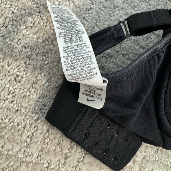 Nike Sports Bra - Picture 4 of 5